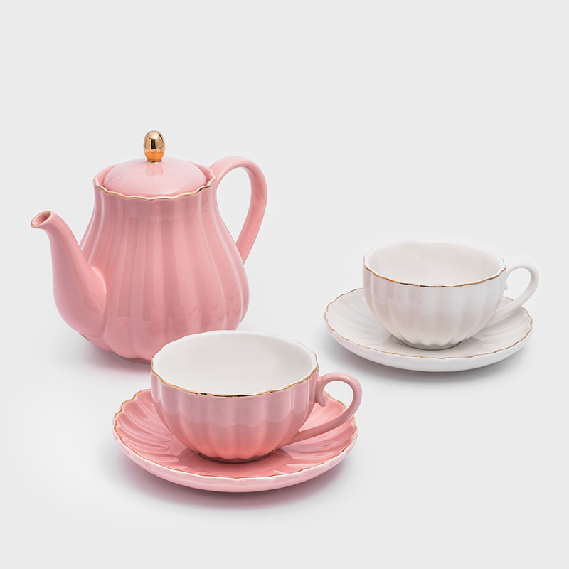 法式金瓣夢遊15cm 陶瓷茶杯組｜茱萸粉| 熱銷推薦| WAGA 找最美餐具！