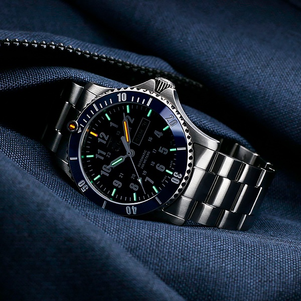 LUMINOX 水中時計 200m防水 ステンレス LUMINOX 雷明時Sport Timer 200米潛水自動機械錶42MM / 海軍藍