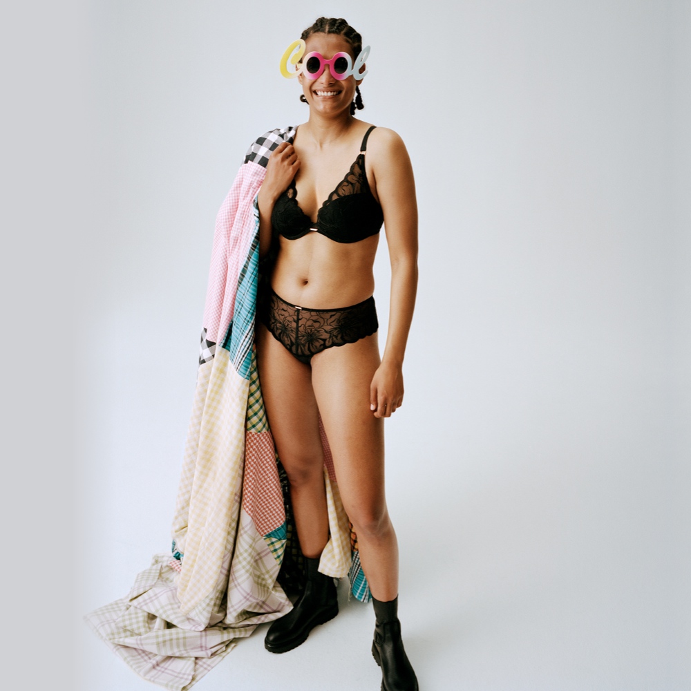 【Chantelle】集中托高內衣>BCD罩杯>黑色(12M20_011)【Fleurs】_2