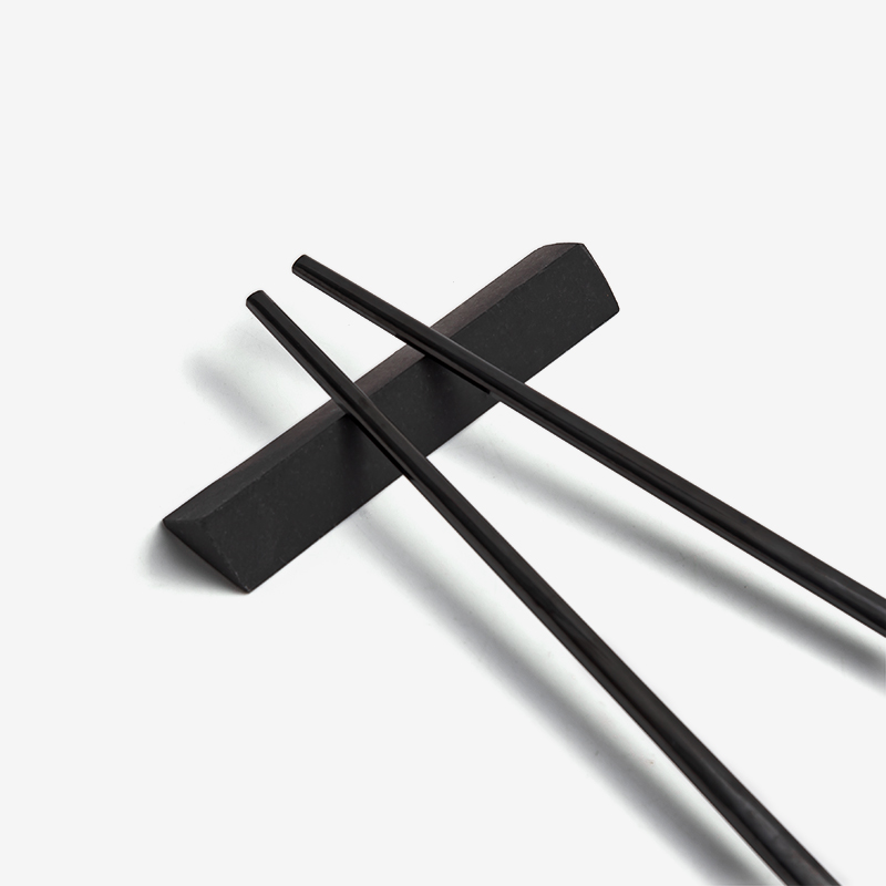 地語雲紋 8cm 三角石英石筷架｜曜黑｜單品_1
