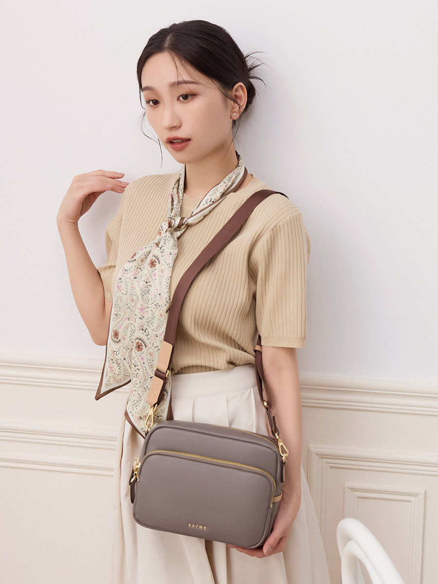 ★S'AIME☆頭層真皮雙口袋後背包 レザーバックパック/送料込 S'AIME】SAIME 頭層真皮雙口袋後背包(附吊飾)