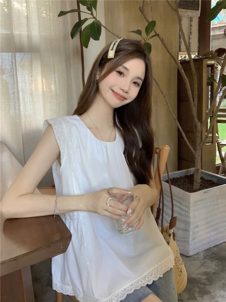 【missy shop】黑夜白晝花邊無袖上衣-63702_1