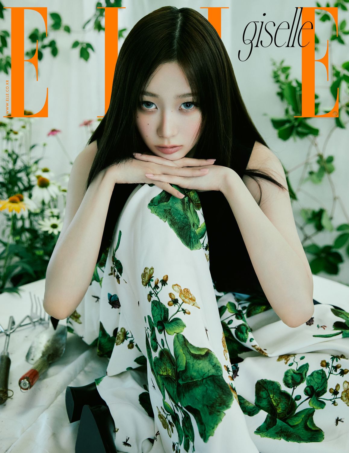 aespa GISELLE ジゼル 中国 雑誌 伊周トレカ ポストカード ⑧ ELLE (KOREA) 8月號2024 六款（封面人物：aespa-Giselle、李鍾碩